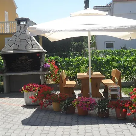 Apartmani Sanja Vrsi Exterior photo