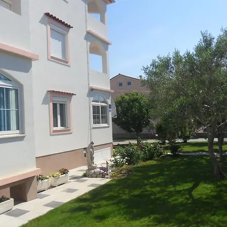 Apartmani Sanja Vrsi Exterior photo