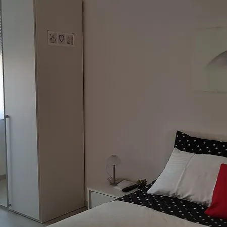 Apartmani Sanja Vrsi Exterior photo