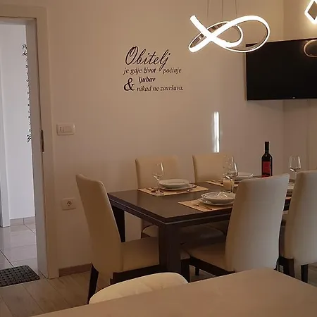 Apartmani Sanja Vrsi Exterior photo